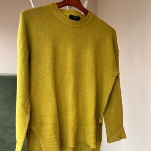 Tahari Chartruse Crewneck Sweater